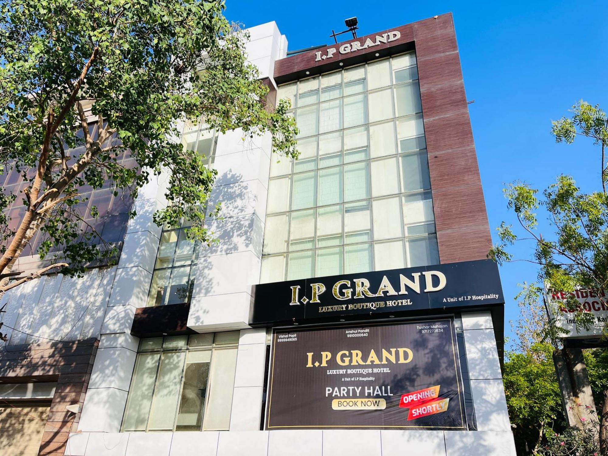 Hotel Aura Ip Grand Karkardooma Metro Station New Delhi Couple Friendly Exterior foto